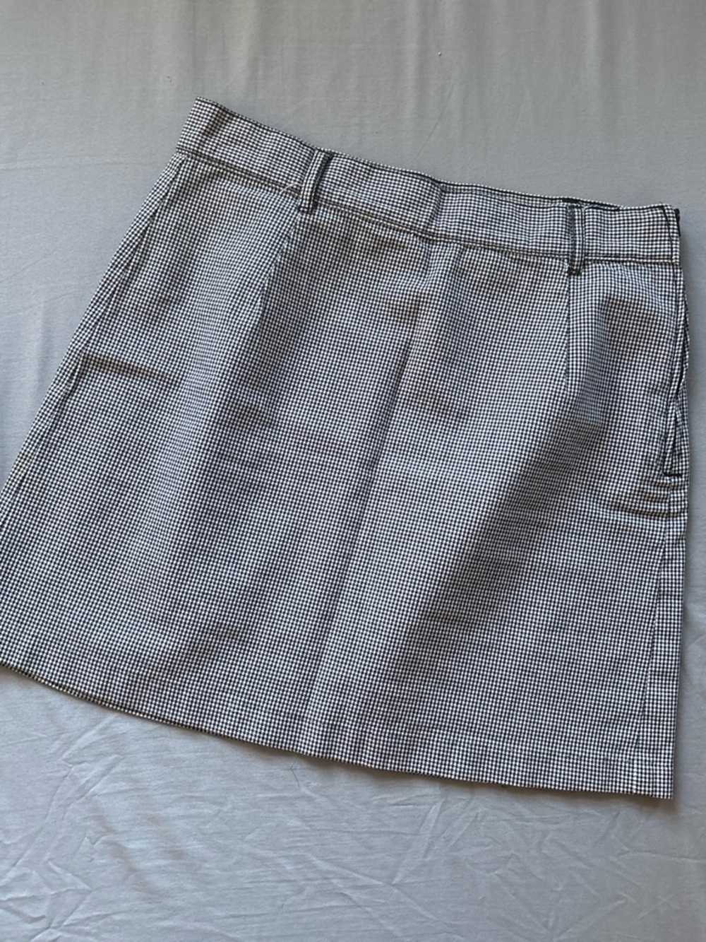 H&M Black and White Houndstooth Mini Skirt